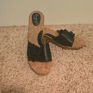 b.o.c. Born Concept Women's Black Leather Floral Wedges Size 11 (#10)
